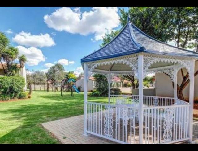 2 BEDROOM TOWNHOUSE FOR SALE IN FAIRLAND